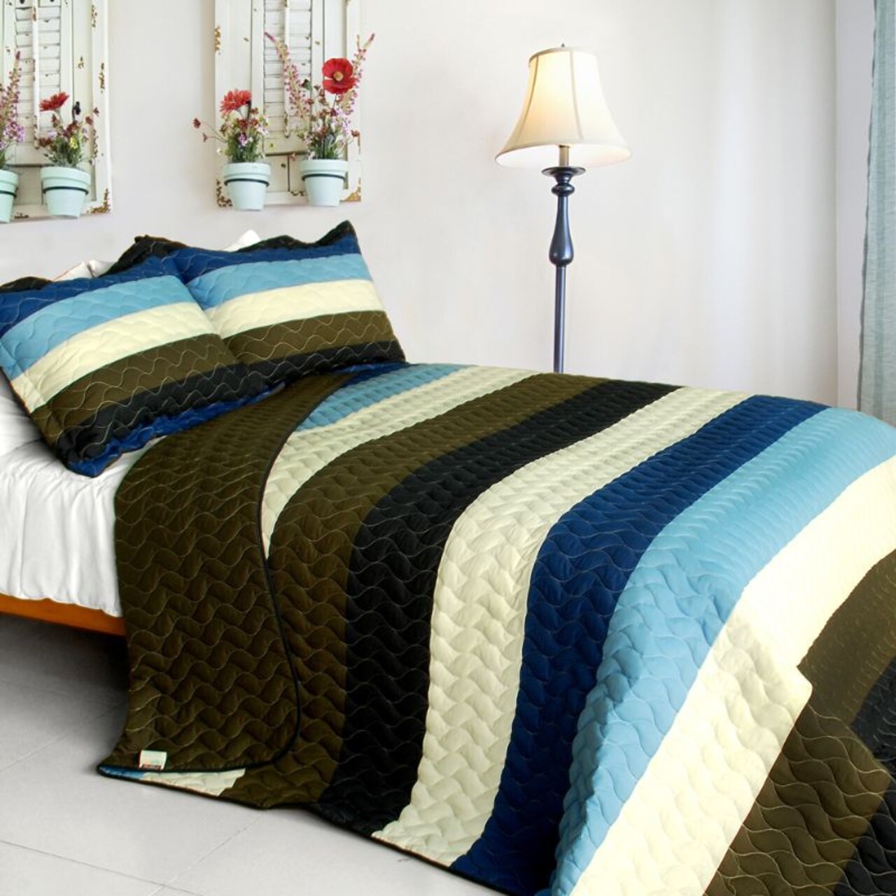 3-Piece Handmade Full/Queen Quilt Set, Reversible, Horizontal Stripes